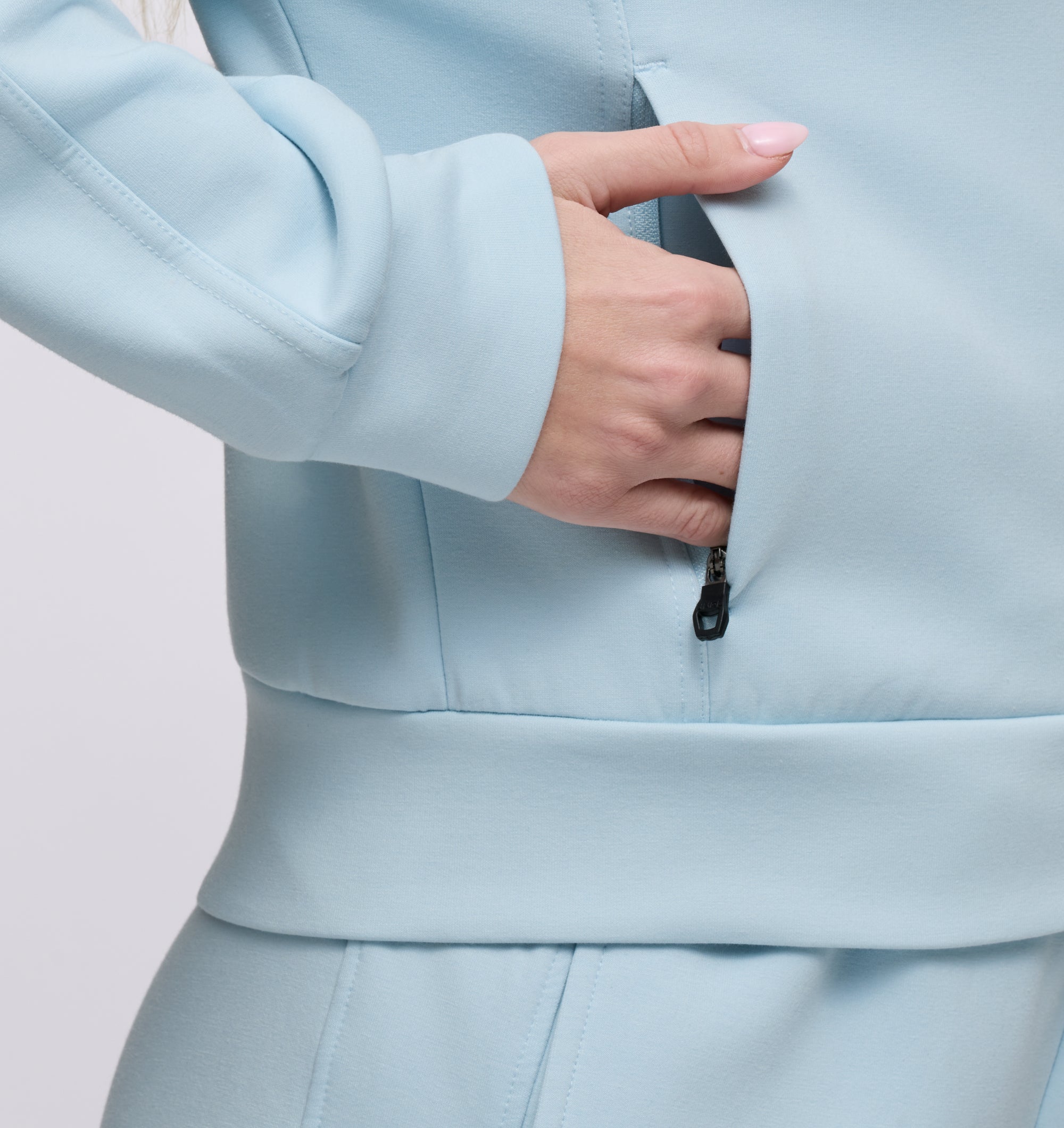 Essence Full-Zip Hoodie – UNRL