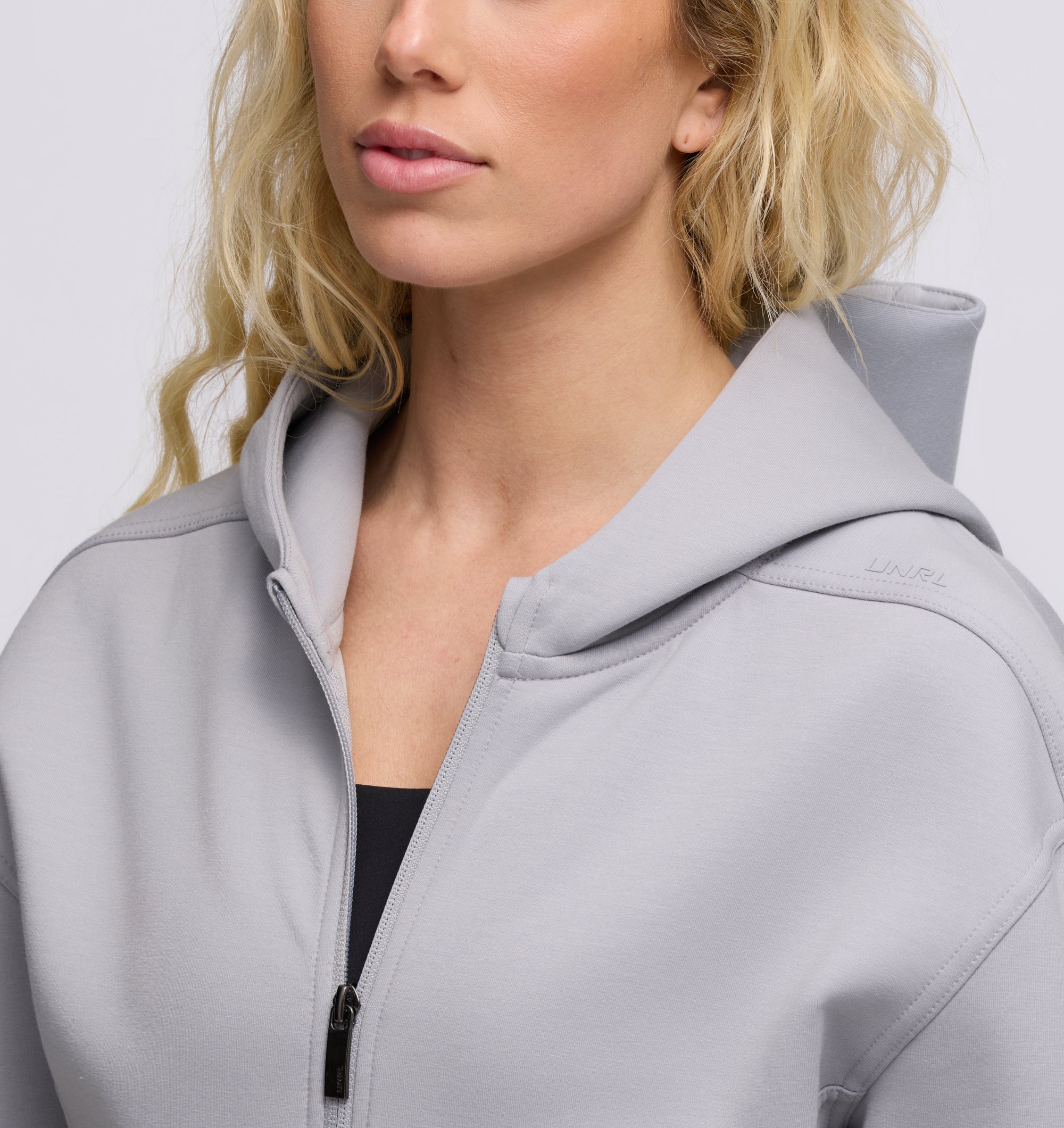 Essence Full-Zip Hoodie – UNRL