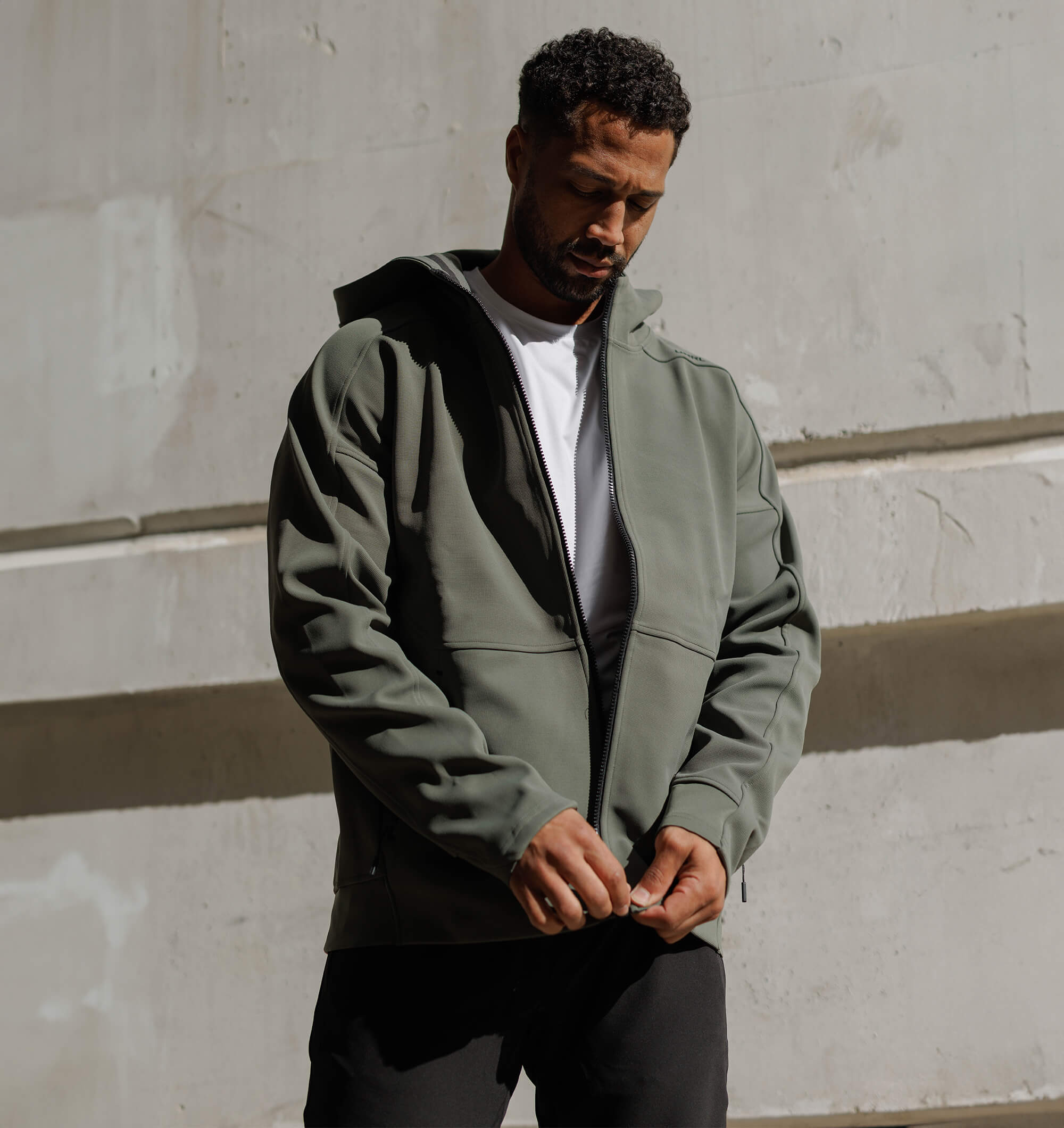 Model is 6'0" wearing size Large.