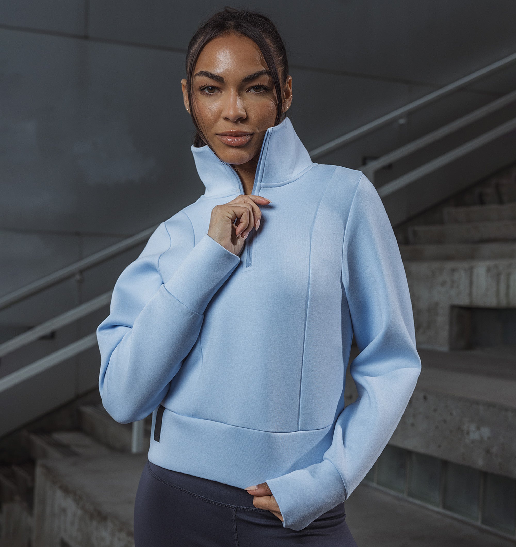 Model is 5'7'', size 2 and is wearing size XS.