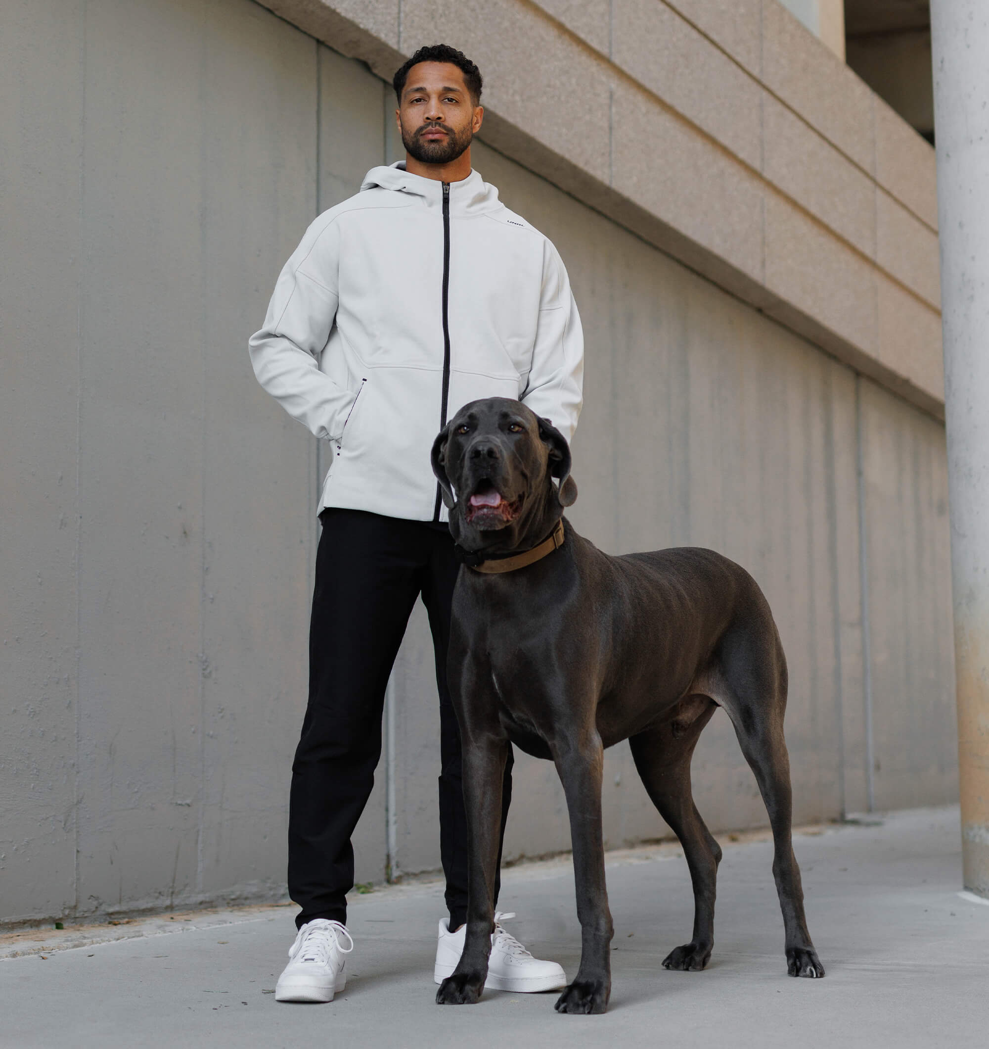 Model is 6'0" wearing size Large.