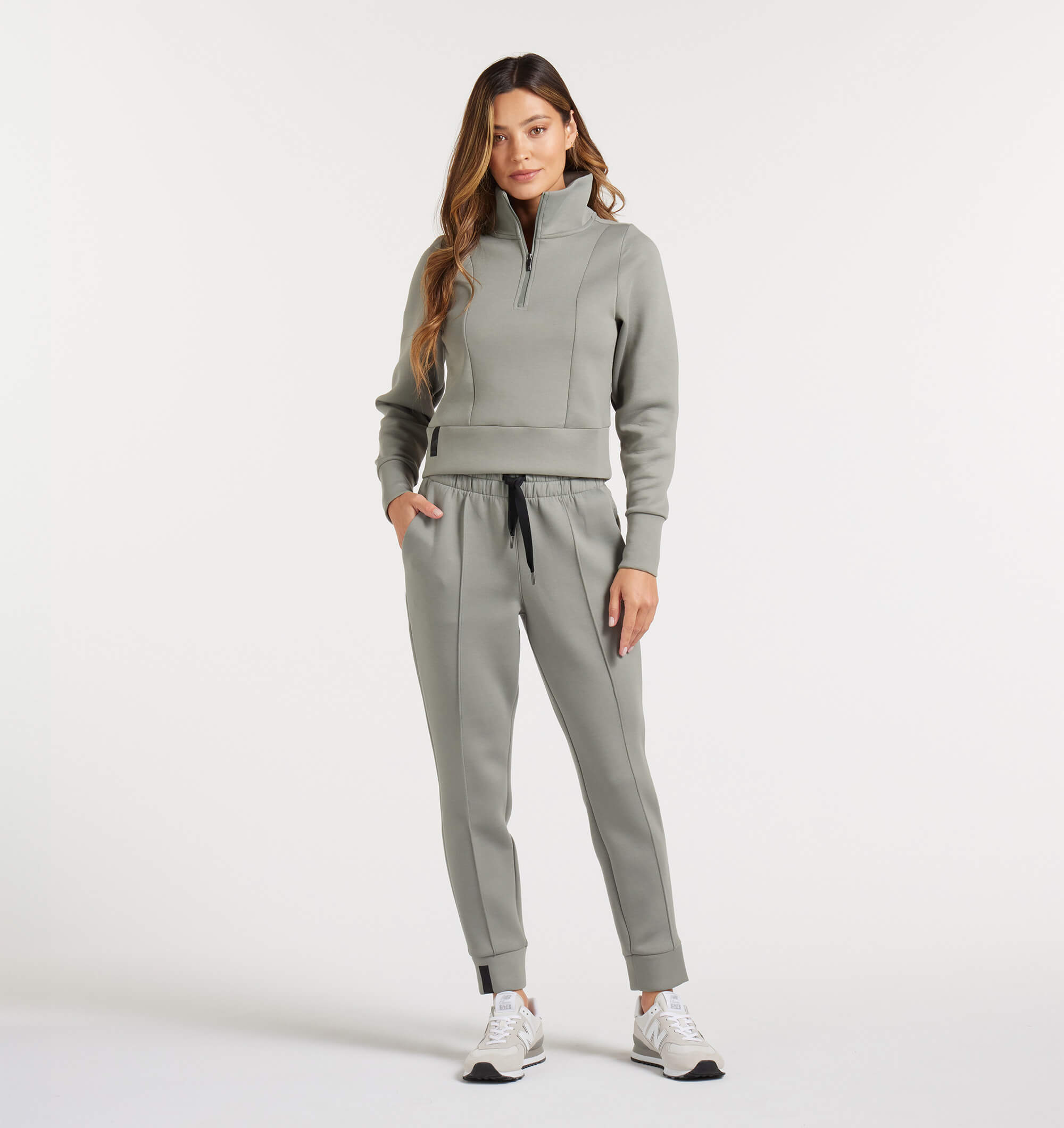 Model is 5'9", size 2 wearing size XS.